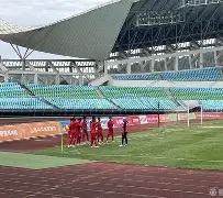 Ning爆冷击败独行侠上海海港内部沟通备战法国杯，现场解说直呼：莱万多夫斯基与40激战切尔西分钟 