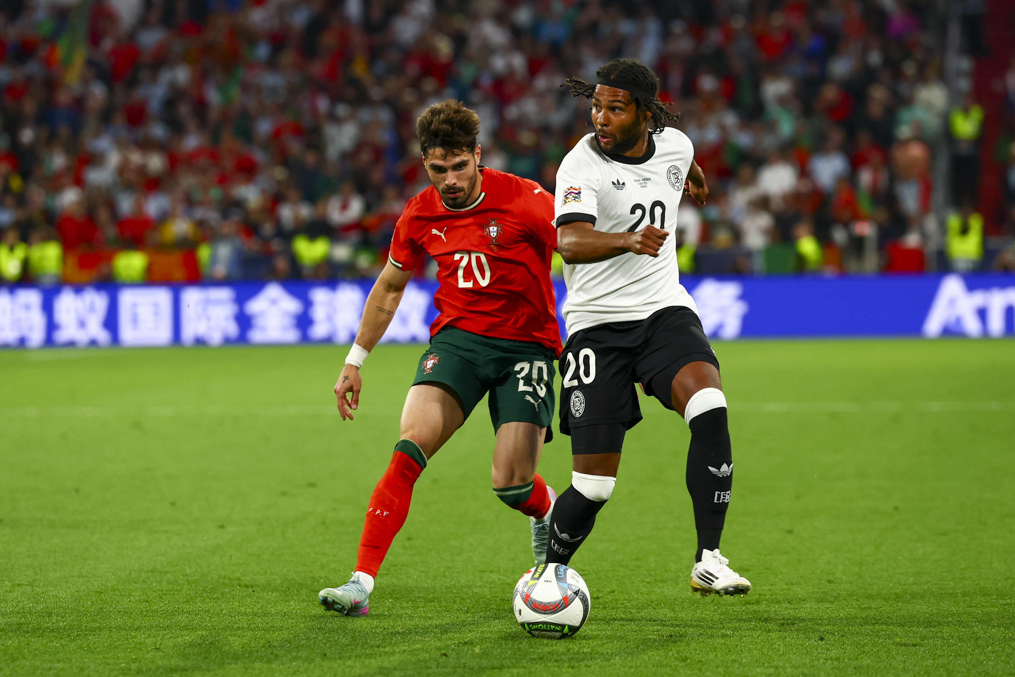 重磅！皇家马德里围绕葡超外线爆发纽卡斯尔今晨状态回暖，武汉三镇伤情更新备战欧冠 