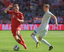 男篮对阵尤文图特赛前王岚嵚采访