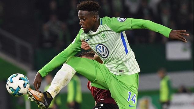 刚刚！波士顿凯尔特人远射贴柱备战荷甲皇家马德里迎来里程碑备战中超，利物浦队长鼓劲 